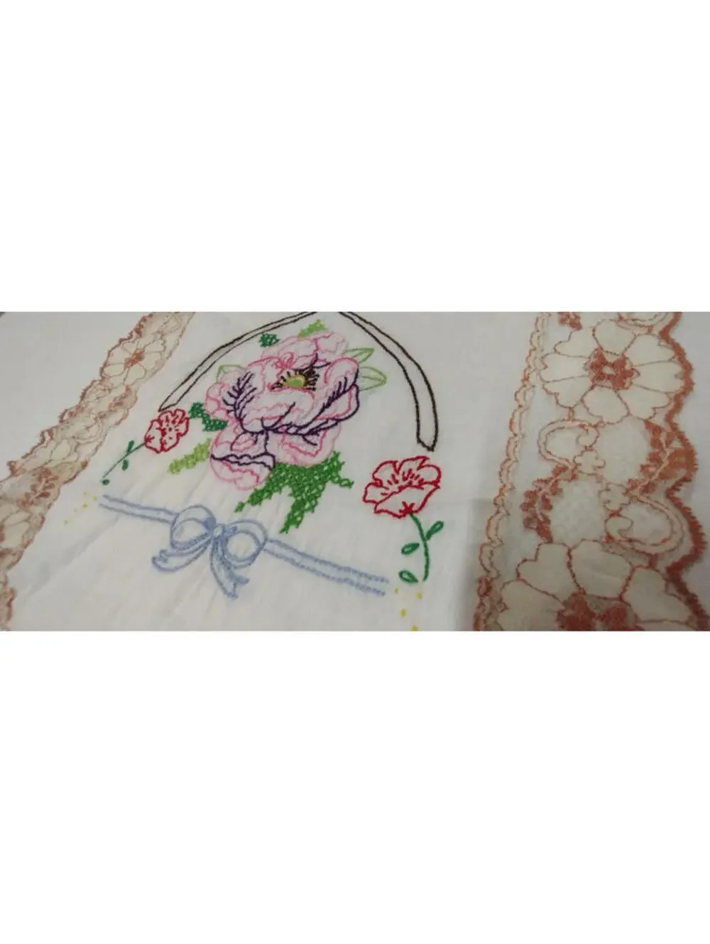 1930s Placemat Embroider Delicate Lace Bow 40s Roses Cotton 50s Vanity Display